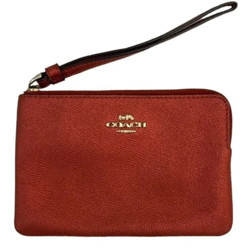 Coach Wristlet Zip Corner Metallic Red Sparkle‎ Color